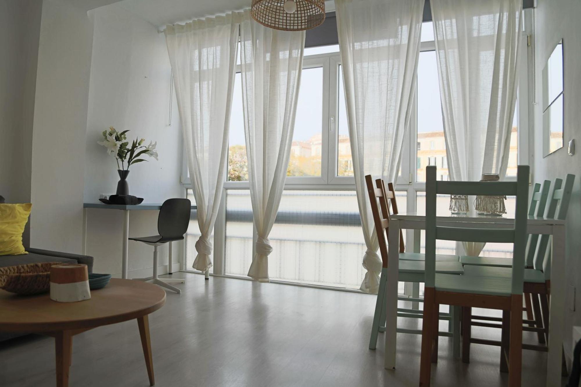מאלגה Apartamento En La Merced מראה חיצוני תמונה