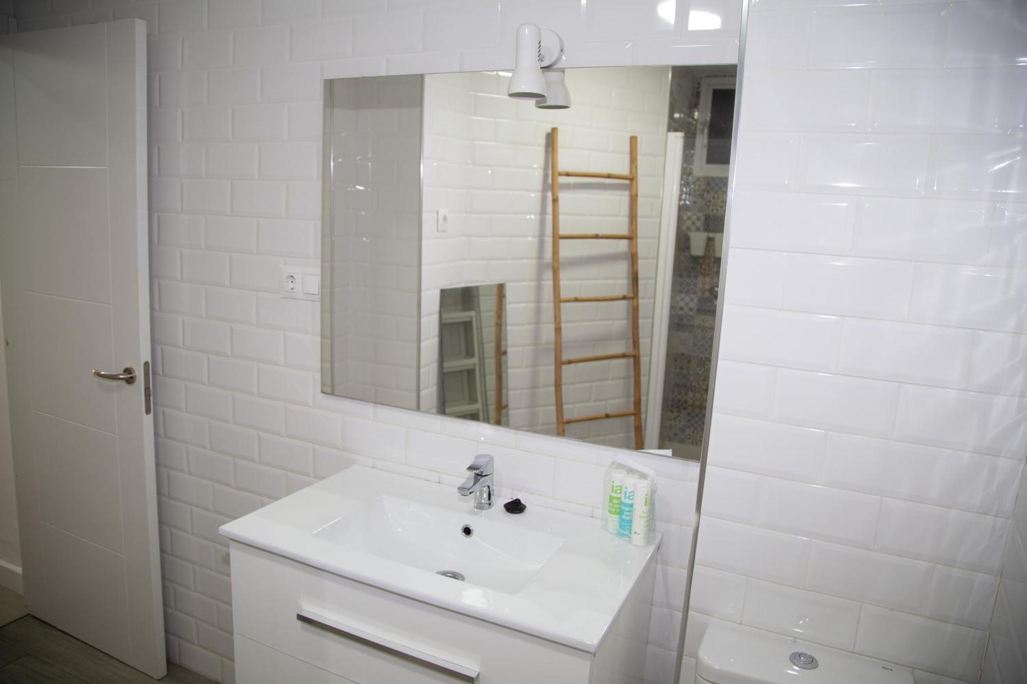 מאלגה Apartamento En La Merced מראה חיצוני תמונה