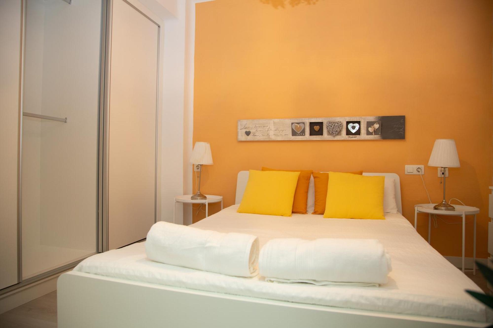 מאלגה Apartamento En La Merced מראה חיצוני תמונה